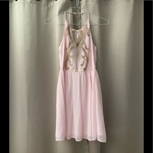 Alya Dresses & Skirts - Alya stunning dress